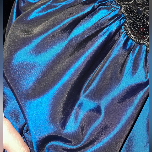 Gorgeous Midnight Blue & Black Vintage 80’s 90’s Prom Dress in good condition! - Picture 10 of 15